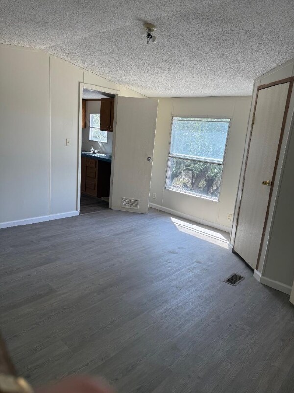 Building Photo - 865 Qappuella Dr