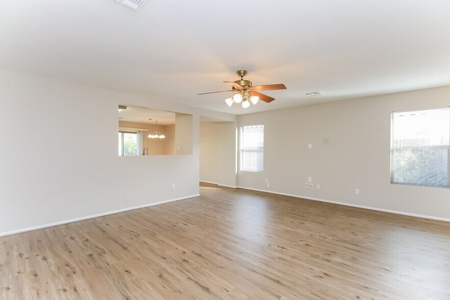 Building Photo - 11218 E Quarry Ave