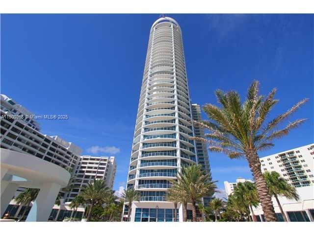 Building Photo - 3101 S Ocean Dr
