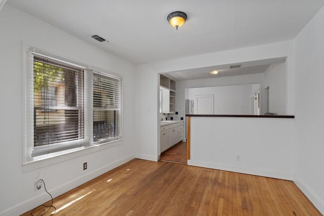 Building Photo - 1500 Newning Ave