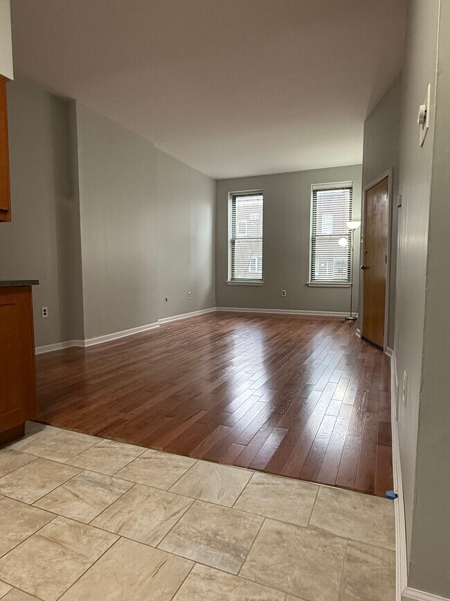 Building Photo - 1217 Snyder Ave