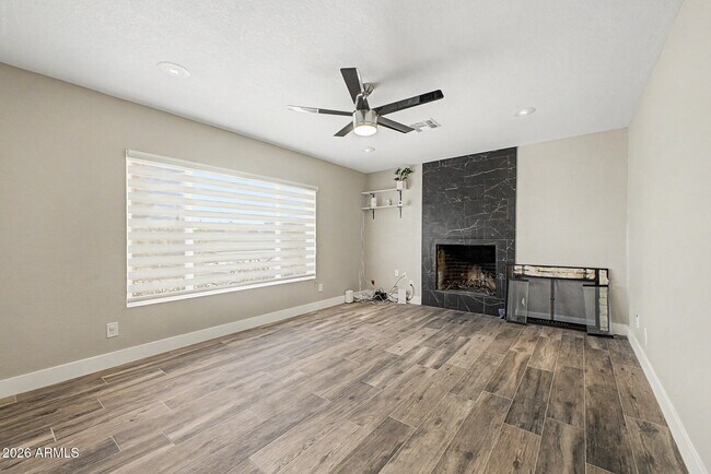 Building Photo - 5017 E Acoma Dr