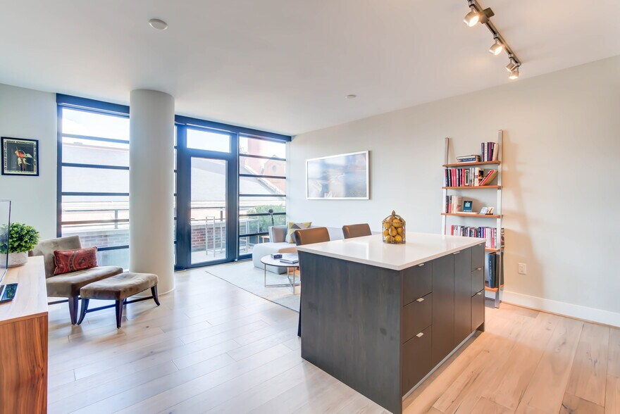 Building Photo - 1300 4th St SE