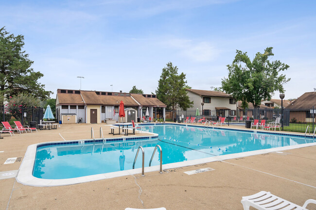 Grown-up Community pool 2 blocks away! - 8407 Alameda Ct