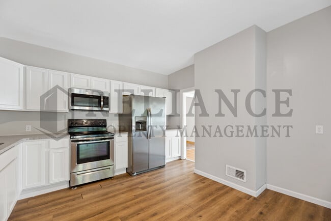 Building Photo - 421 N Meridian Ave