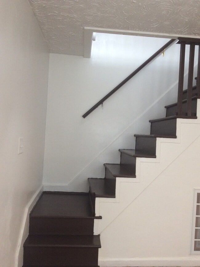 Building Photo - Cozy 1 bedroom Tiny Home on the East End of York City