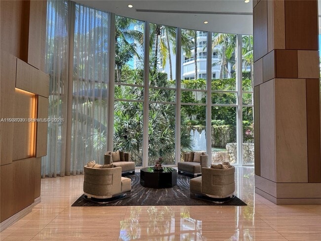 Building Photo - 21200 Point Pl