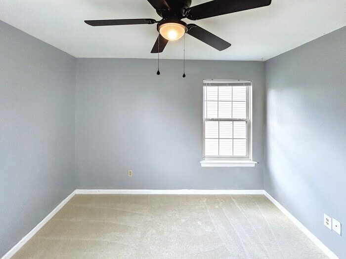 Building Photo - 6432 Goldenrod Ct