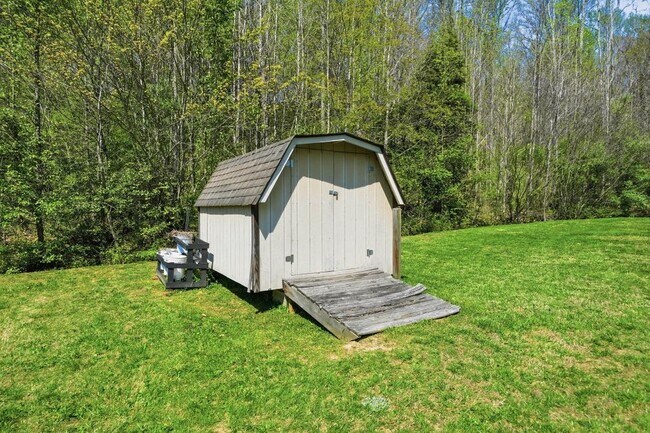 Building Photo - 267 Maddux Farm Dr