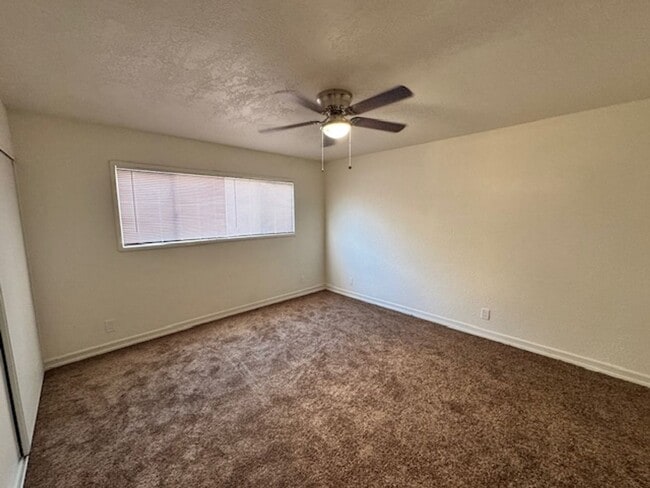 Building Photo - Remodeled 4+2 In Quiet Neighborhood - $3000