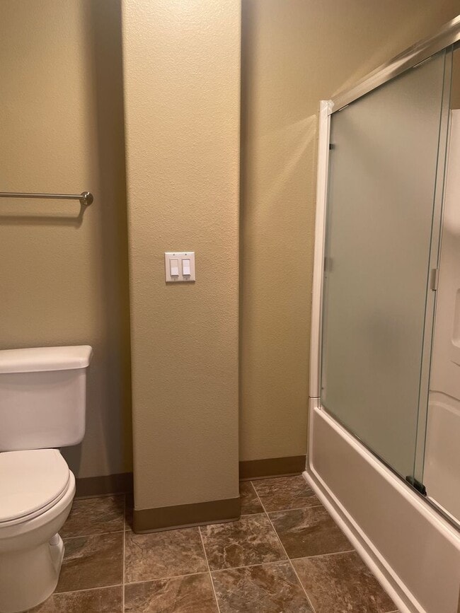 Building Photo - Rent Special: 1/2 Off February's Rent