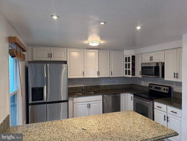 Building Photo - 10606 Tuppence Ct