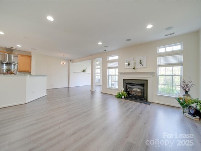 Building Photo - 11628 Eastwind Dr