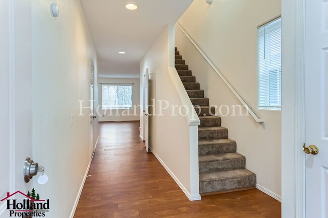 Building Photo - Beautiful 3-Bedroom Home in Hillsboro – Pr...