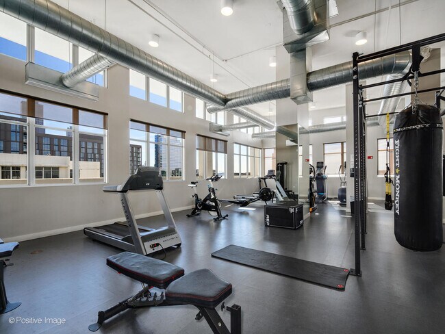 Building Photo - 901 W Madison St