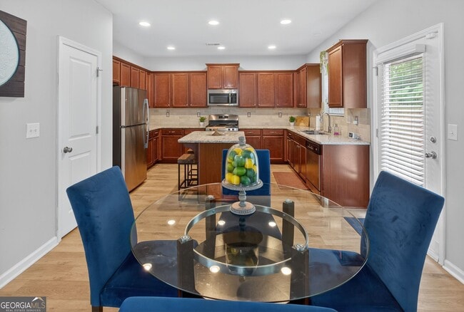 Building Photo - 3333 Cascade Parc Blvd SW