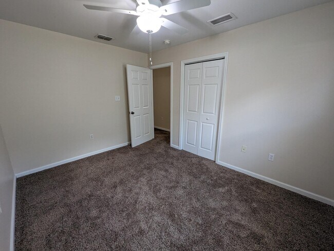 Building Photo - 2410 Quazar Cir