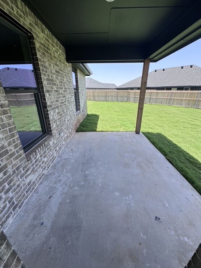 Building Photo - Sawdust Duplex