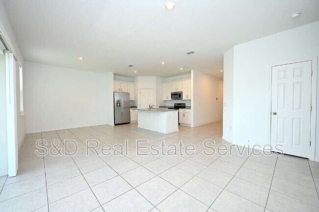 Building Photo - 685 Crown Rose Dr