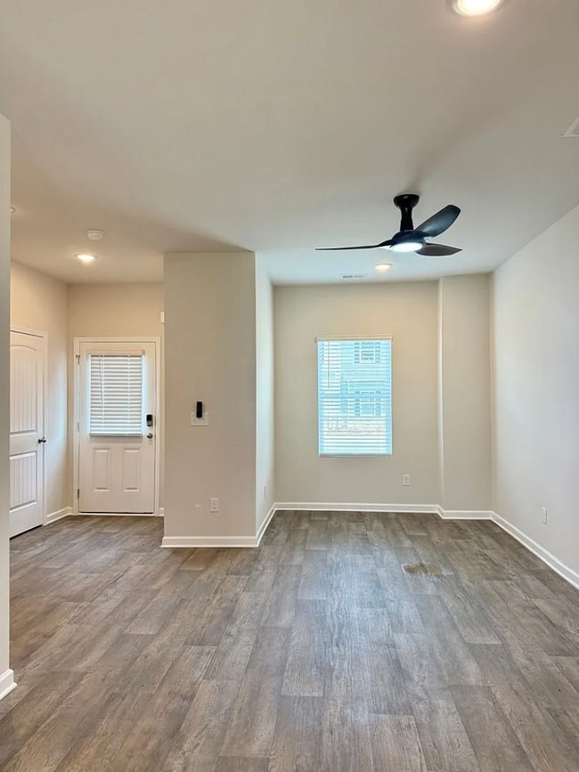 Building Photo - 3 Bed Townhome For Lease At The Hamlet At Wyndham