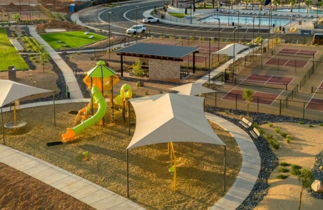 Building Photo - A Lovely 3 Bedroom Townhome designed for Elevated Living!