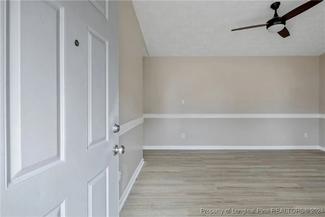 Building Photo - 929 Hollydale Ln