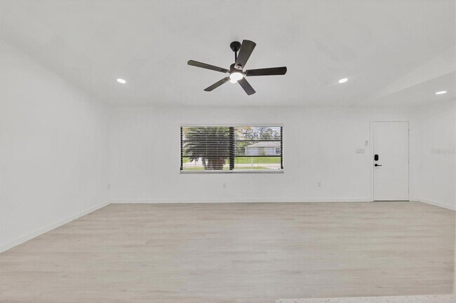 Building Photo - 948 Andrews Ave NW