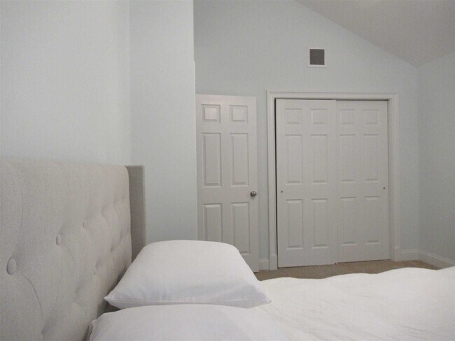 Building Photo - 101 Bundy Hill Rd