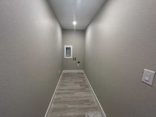 Building Photo - BRAND new construction 4 Bedroom 3 Bathrooms