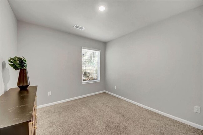 Building Photo - 2488 Piering Dr