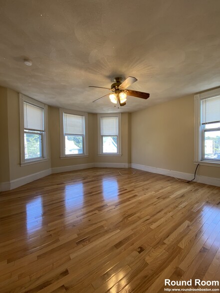 Building Photo - 51 Aldie St