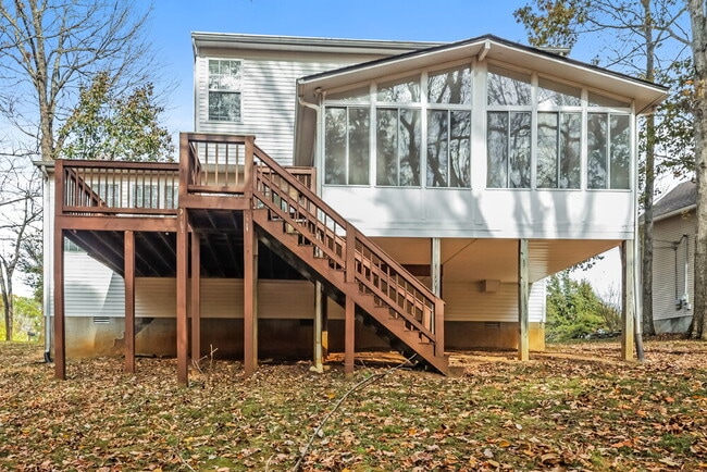 Building Photo - 317 Hunters Chase Dr