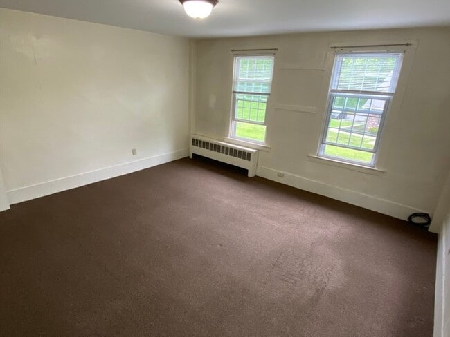 Building Photo - 797 Main St