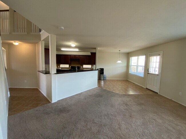 Building Photo - 1515 Daffodil Rd