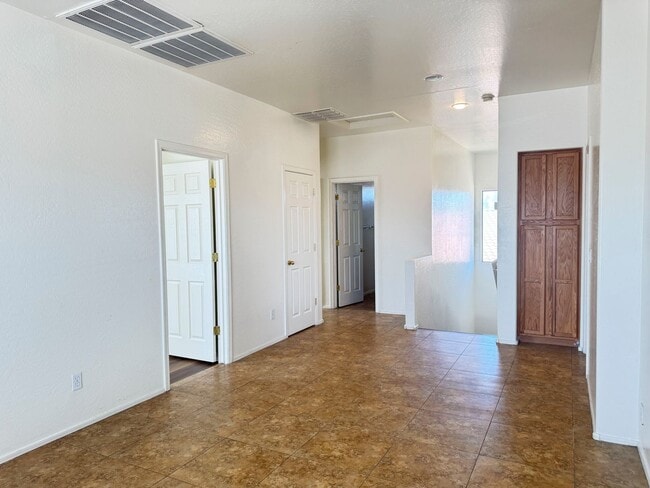 Building Photo - Queen Creek 4 bed 2.5 bath For rent