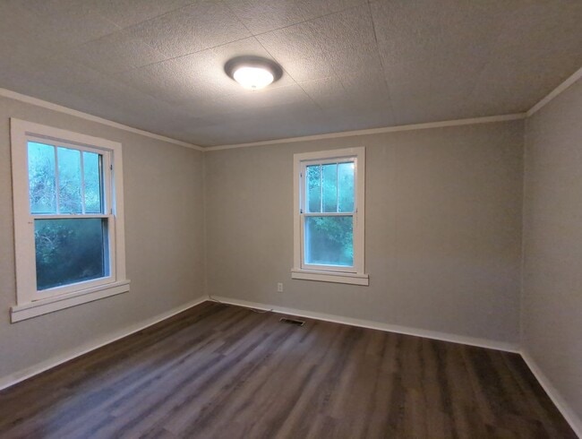 Building Photo - Rossville 2-Bedroom House