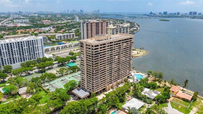 Building Photo - 11113 Biscayne Blvd
