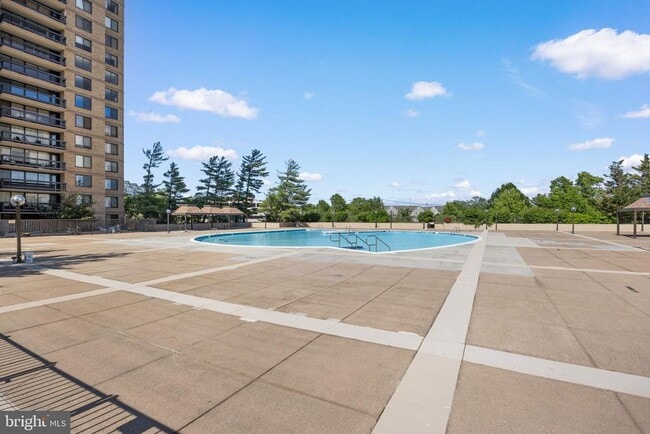 Building Photo - 3701 S George Mason Dr