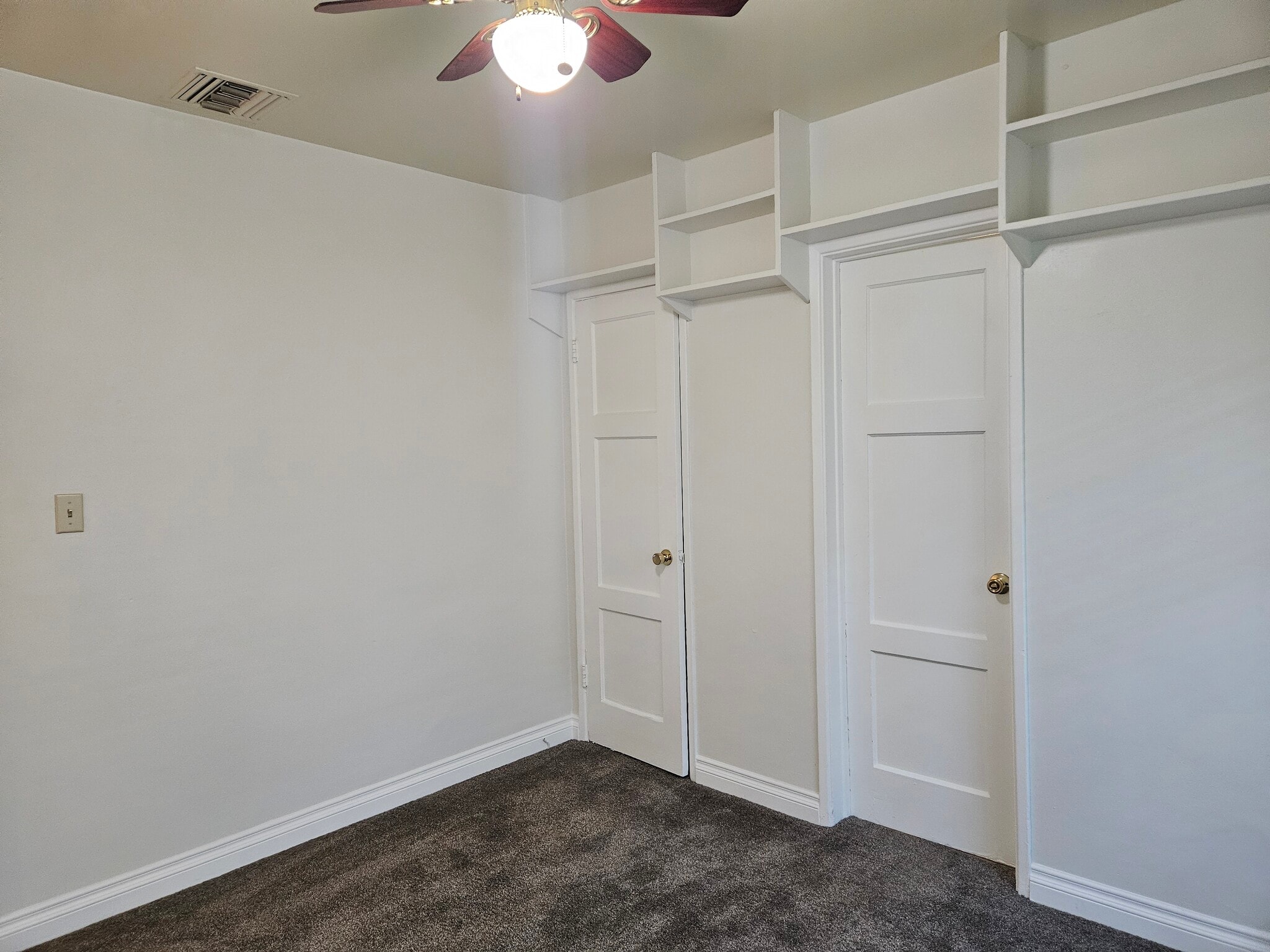 Building Photo - 9966 Glencrest Cir