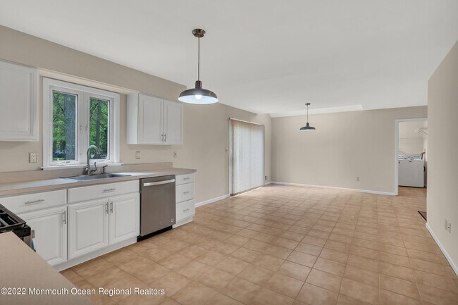 Building Photo - 7 Alpine Trail