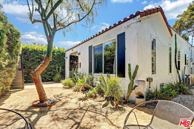 Building Photo - 2901 Redondo Blvd