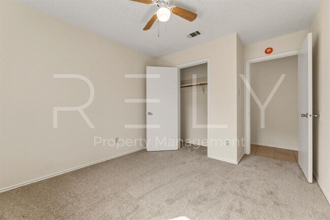 Building Photo - 604 David Curry Dr