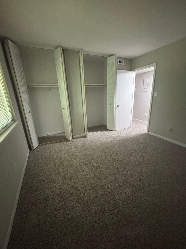 Building Photo - 241 Orchard Trace Ln