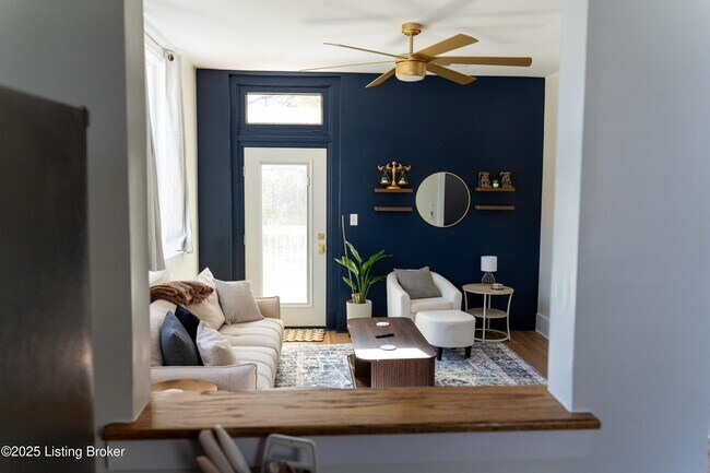 Building Photo - 1135 S 1st St