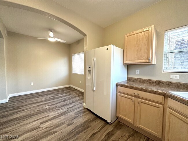 Building Photo - 2052 Jade Creek St