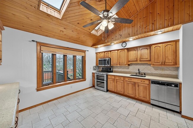 Building Photo - 8 Badami Dr