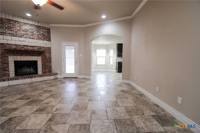 Building Photo - 1128 Pheasant Cir
