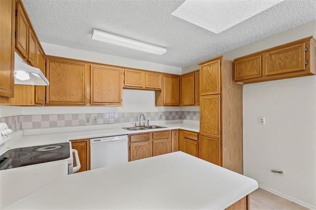 Building Photo - 2804 Monthaven Dr