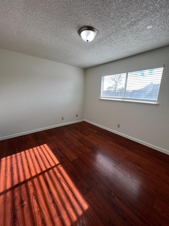 Building Photo - 3344 E Sierra Madre Ave