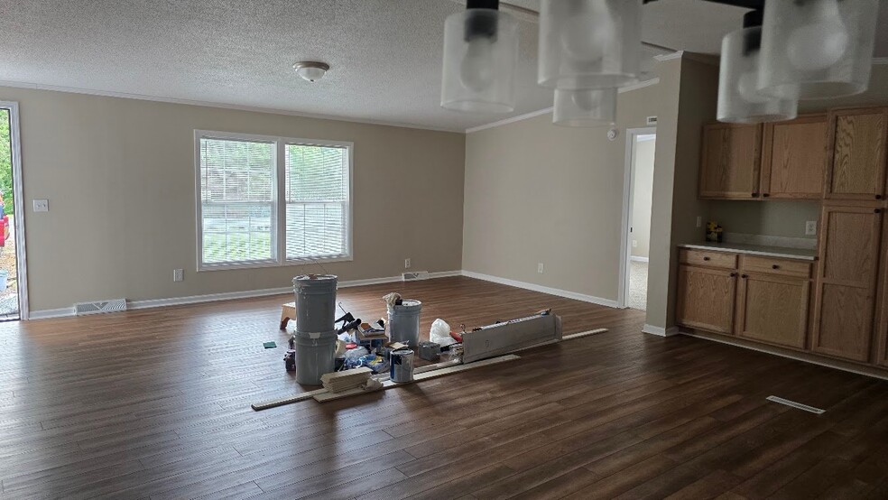 Building Photo - 1610 Thornridge Dr